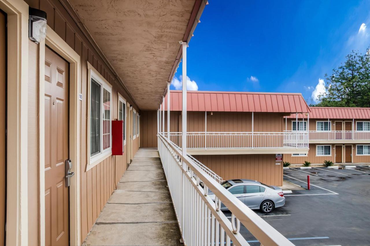 Americas Best Value Inn - Юкайа Екстер'єр фото