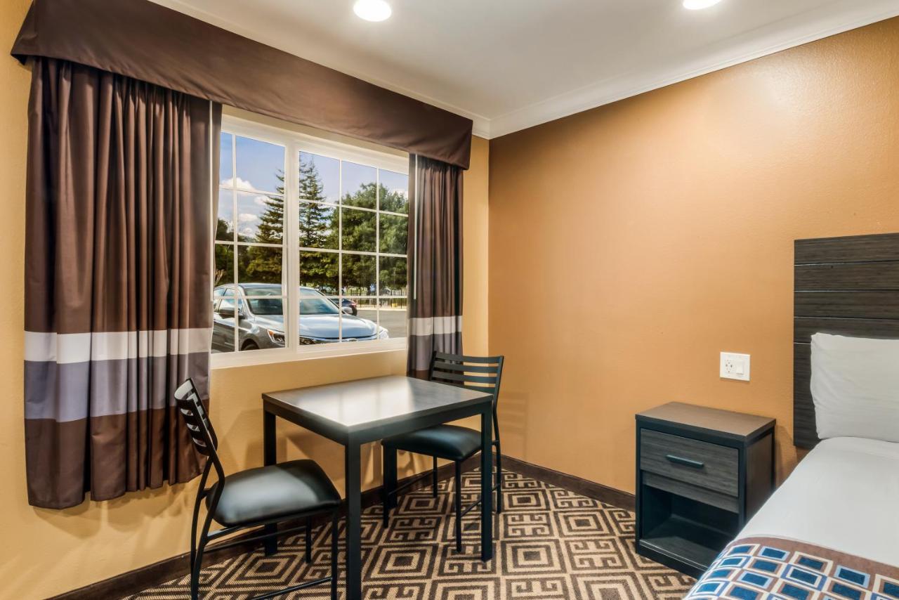 Americas Best Value Inn - Юкайа Екстер'єр фото