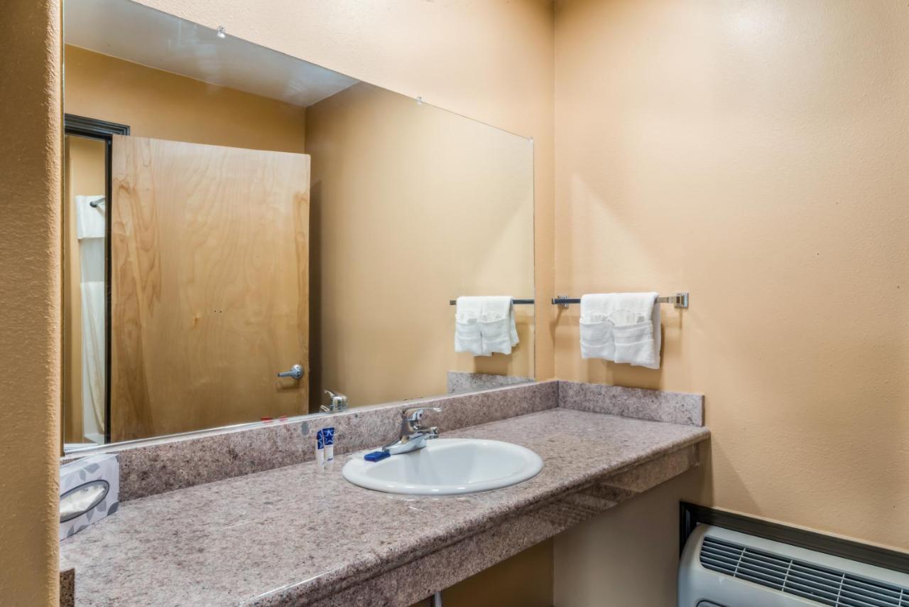 Americas Best Value Inn - Юкайа Екстер'єр фото
