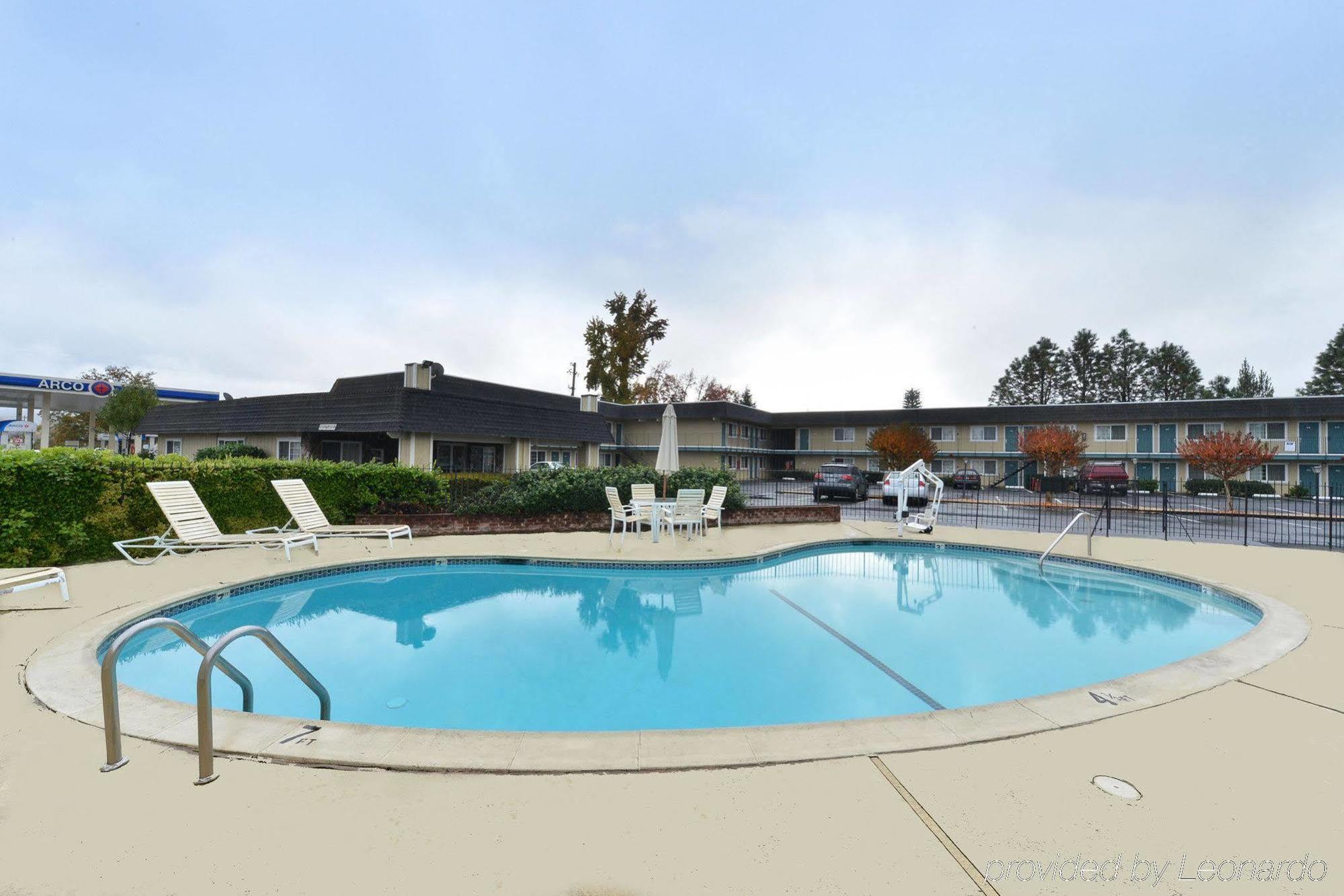 Americas Best Value Inn - Юкайа Екстер'єр фото